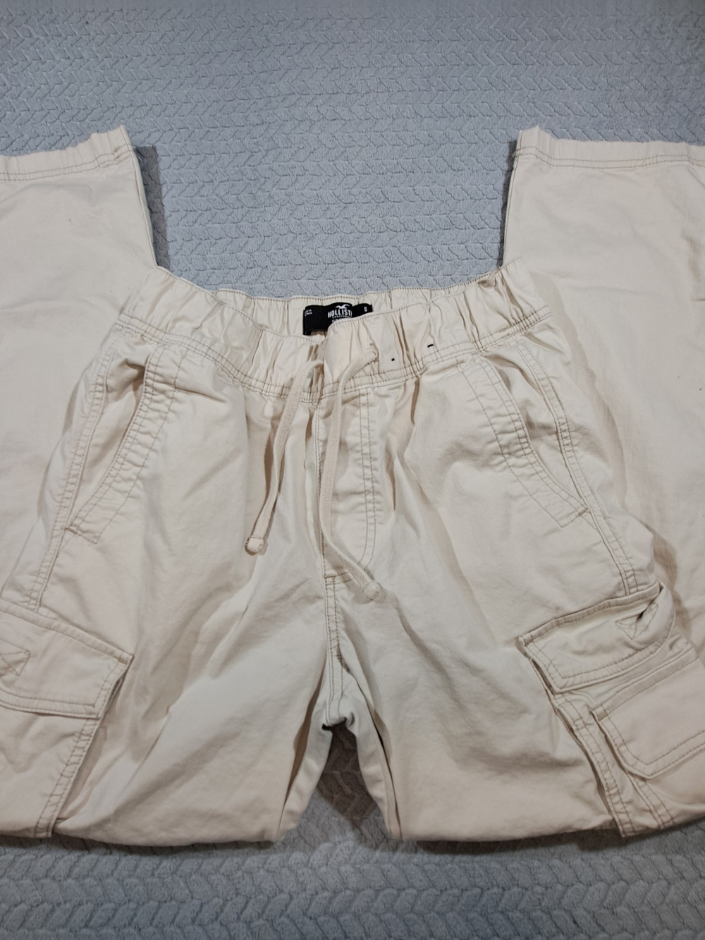 Hollister Cream Cargo Drawstring Pants